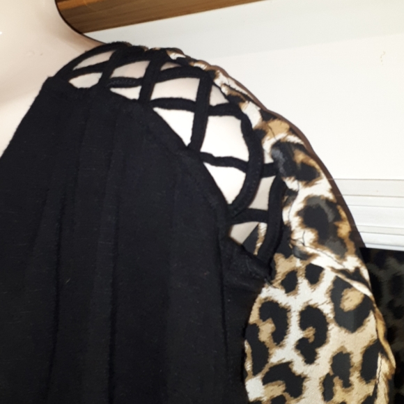 Hi-lo top - Picture 2 of 3